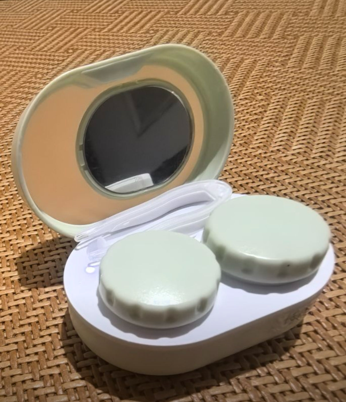 Mini-Pro Contact Lens Hydrating and Rejuvenating Device