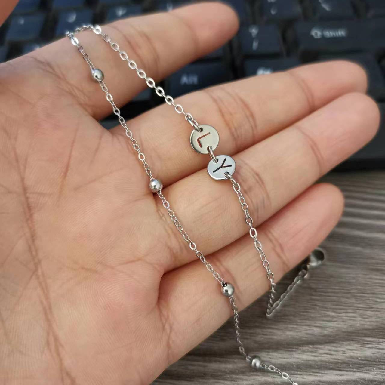 可定製字母鈦鋼手鏈