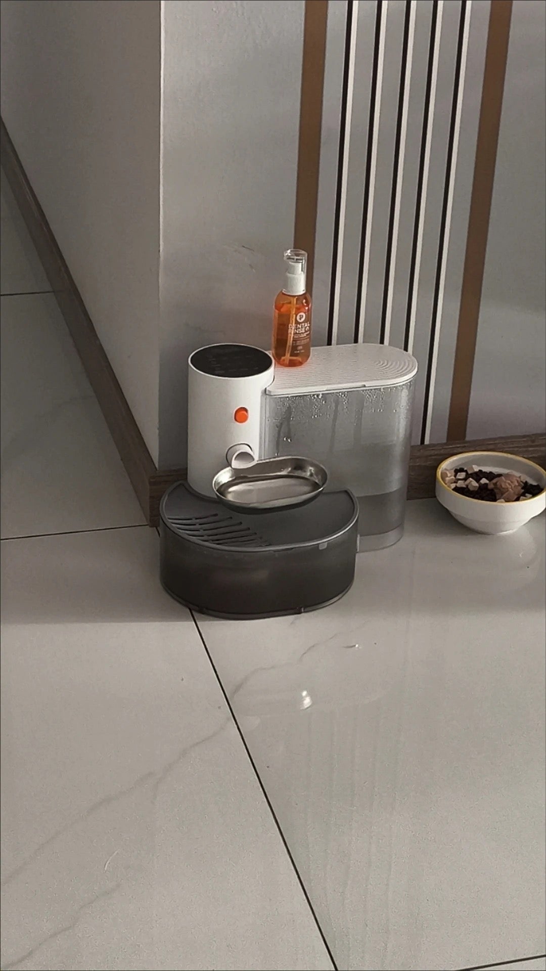 智能傾倒式寵物飲水機
