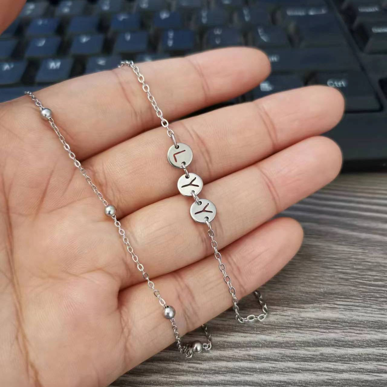 可定製字母鈦鋼手鏈
