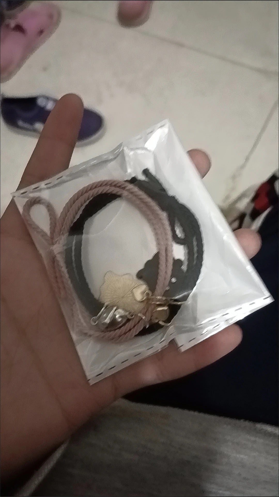 卡通粉黑幽靈磁吸手鏈